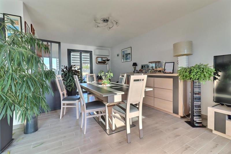 Maison - 241 m² - 7 pièces