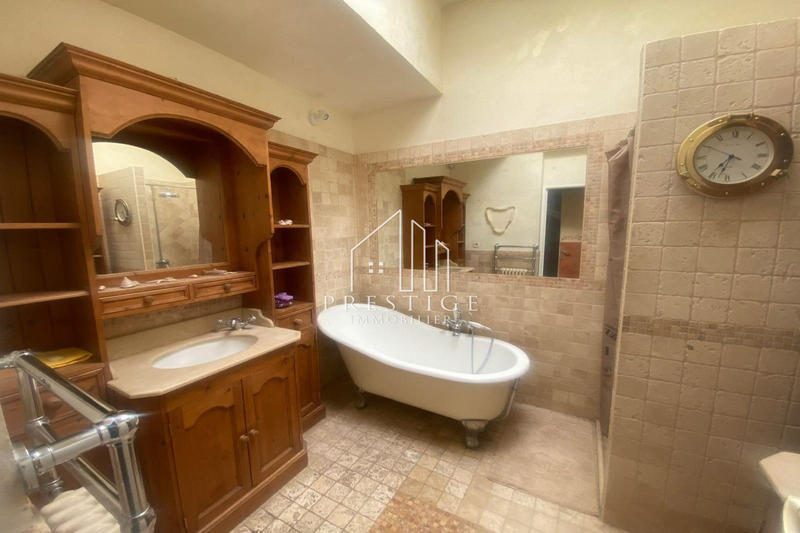 Maison - 197 m² - 2 pièces