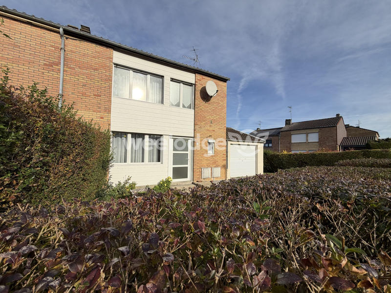 Maison - 93 m² - 4 pièces