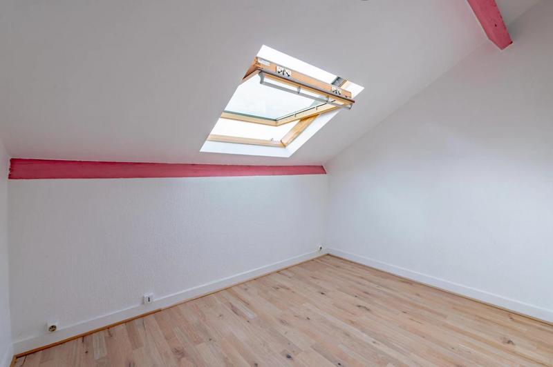 Maison - 280 m² - 10 pièces