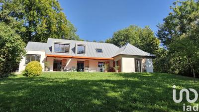 Maison - 270 m² - 9 pièces