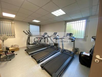 Entrepôt - 1 500 m²