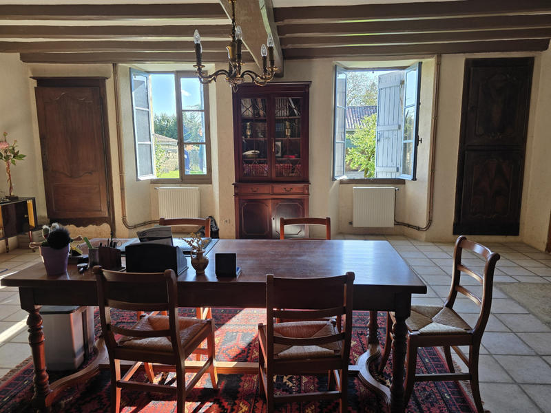 Maison - 562 m² - 19 pièces