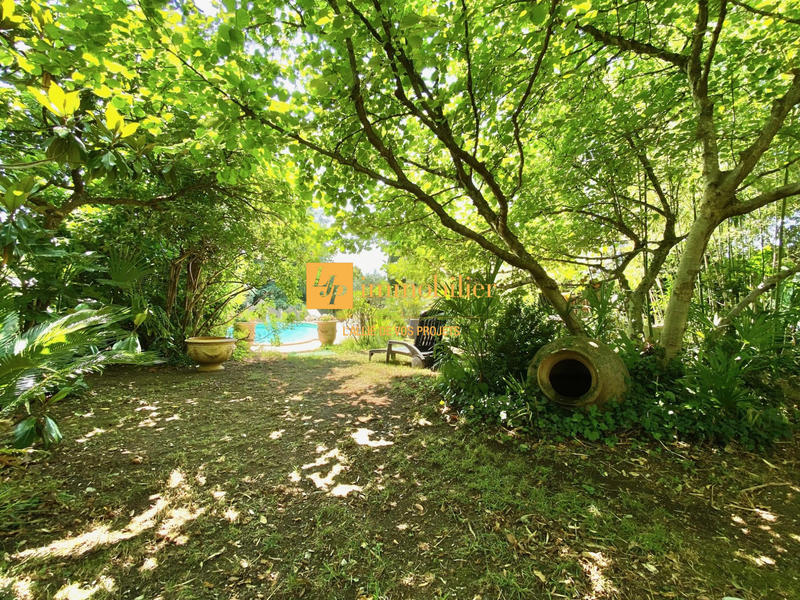 Maison - 232 m² - 6 pièces