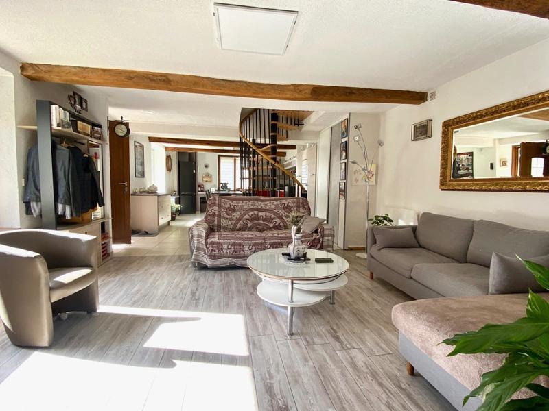 Maison - 187 m² - 7 pièces