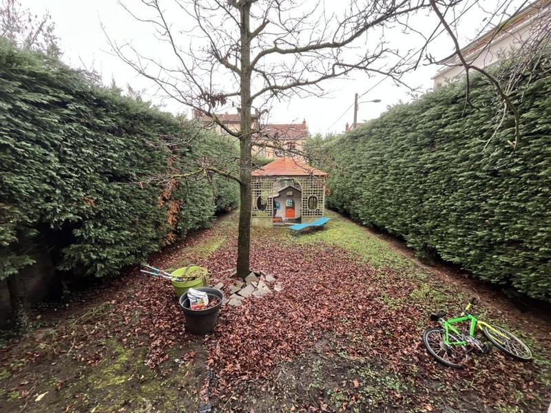 Appartement - 99 m² - 4 pièces