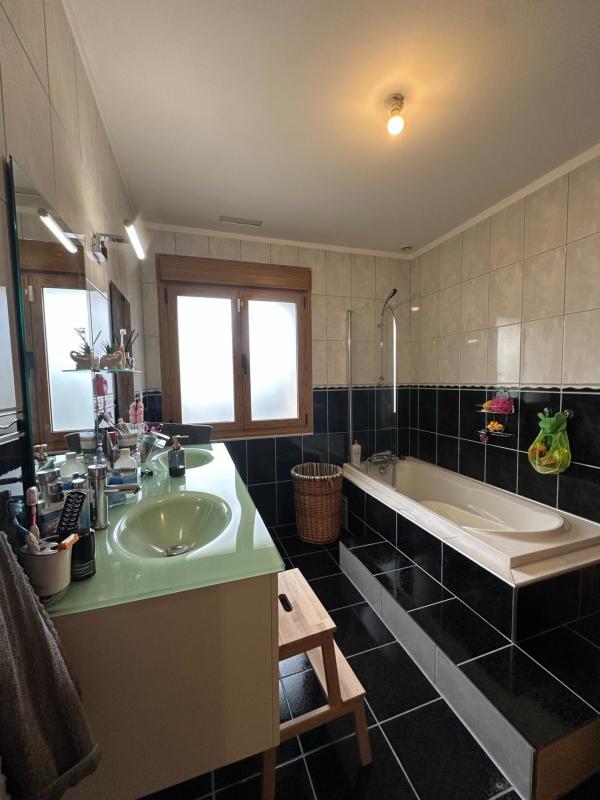 Maison - 147 m² - 6 pièces