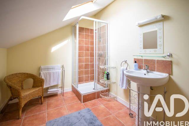 Maison - 234 m² - 11 pièces