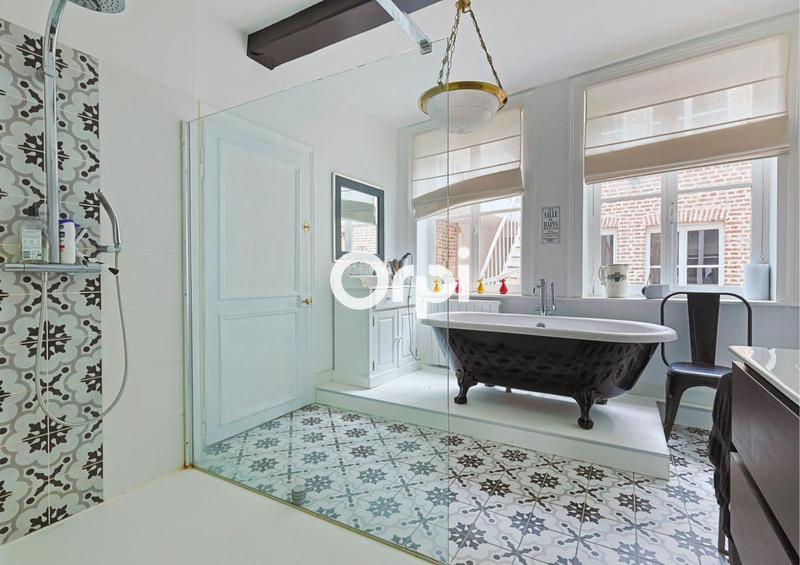 Maison - 230 m² - 7 pièces