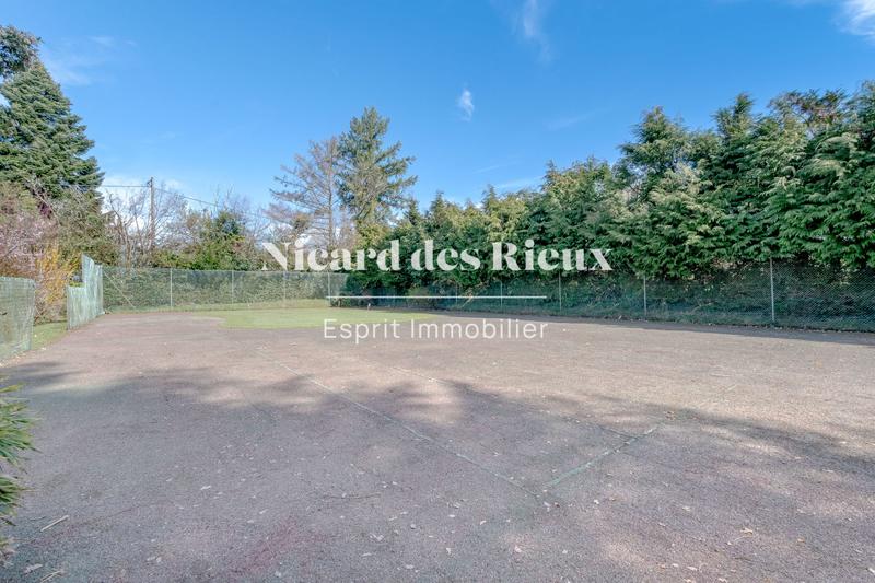 Maison - 317 m² - 11 pièces