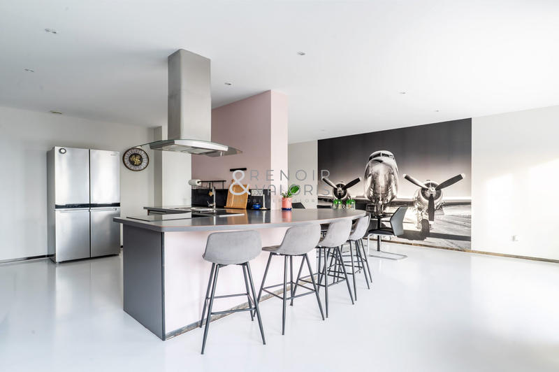 Maison - 223 m² - 6 pièces