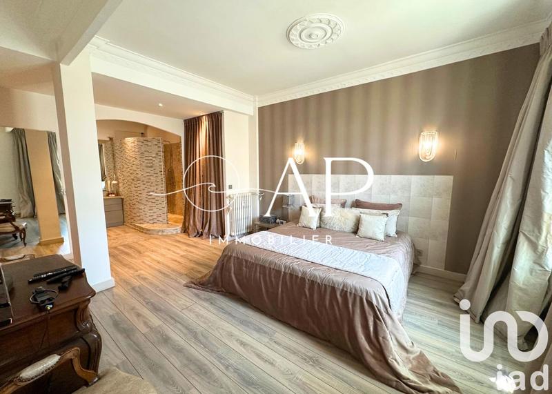 Appartement - 161 m² - 5 pièces