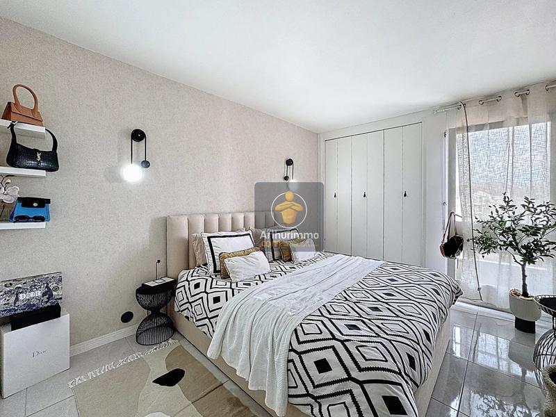 Appartement - 83 m² - 4 pièces