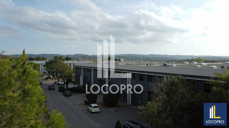 Local d'activité / Entrepôt - 195 m²