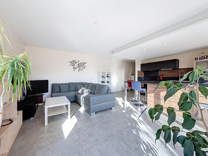 Appartement - 75 m² - 3 pièces