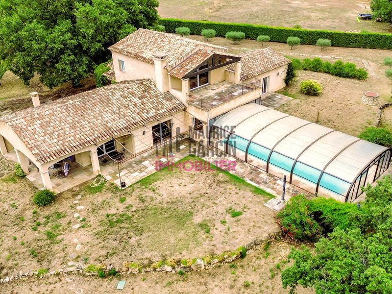 Maison - 250 m² - 9 pièces