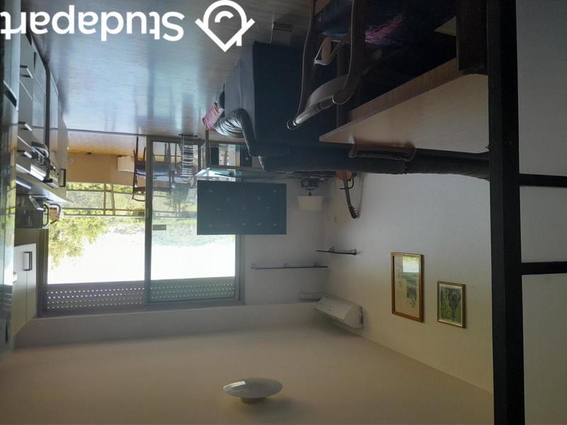 Chambre - 9 m² - 1 pièce