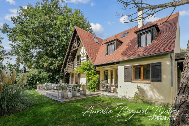 Maison - 181 m² - 8 pièces