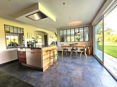 Maison - 207 m² - 8 pièces