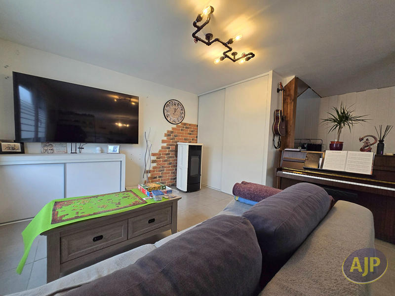 Maison - 95 m² - 5 pièces