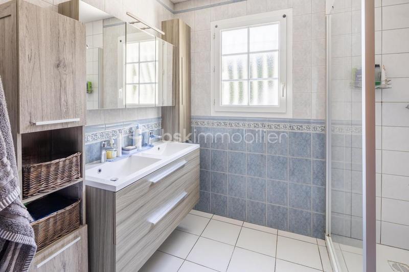 Propriété - 324 m² - 13 pièces