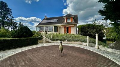 Maison - 183 m² - 7 pièces