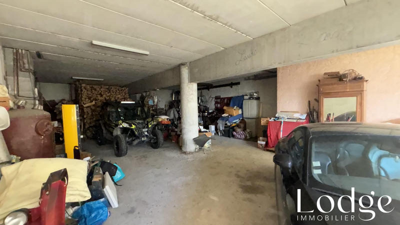 Maison - 320 m² - 8 pièces