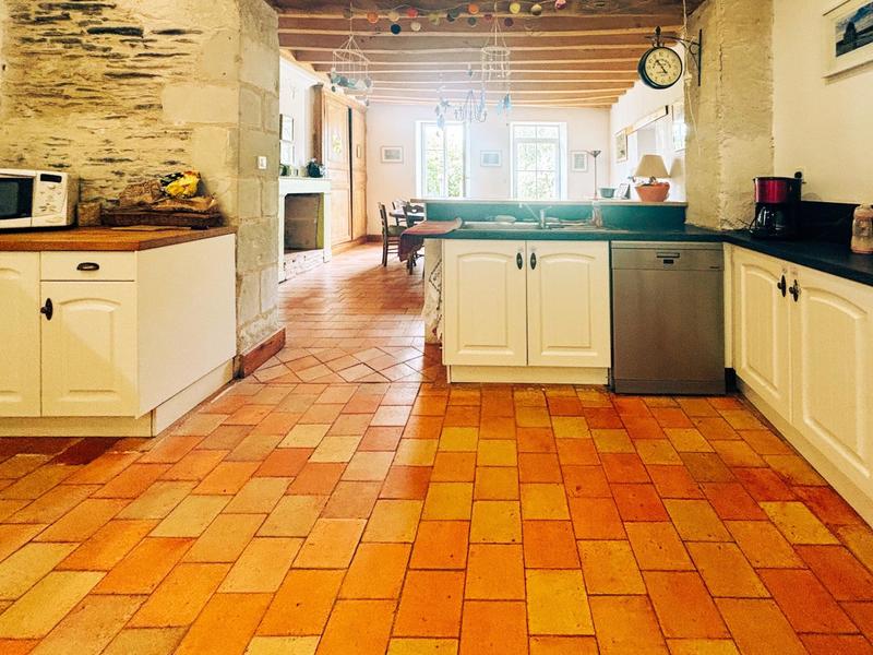 Maison - 300 m² - 13 pièces