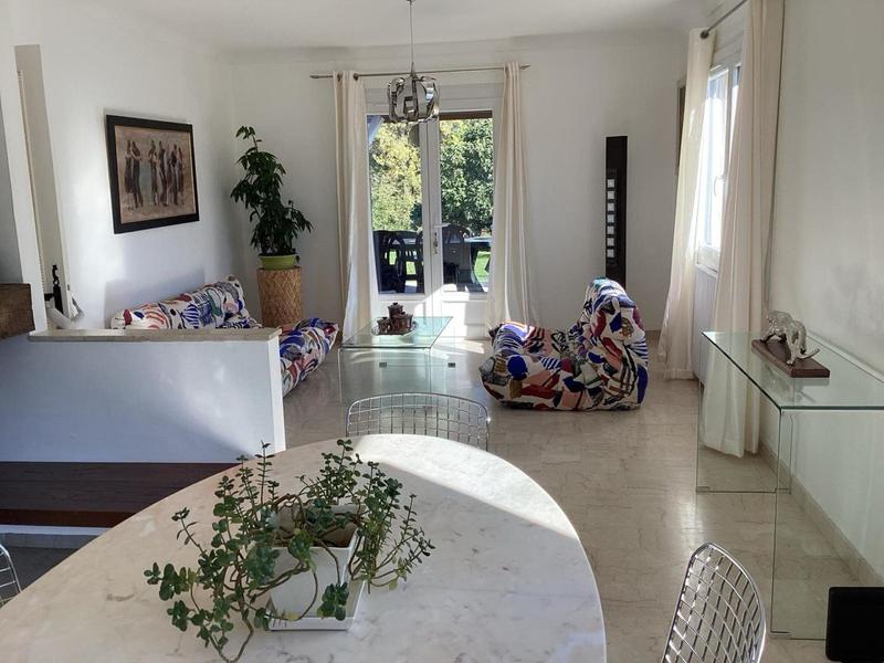 Villa - 180 m² - 10 pièces