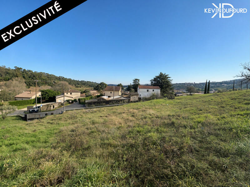 Terrain constructible - 1 300 m²