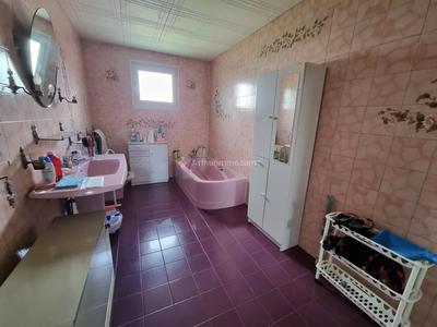 Maison - 293 m² - 8 pièces