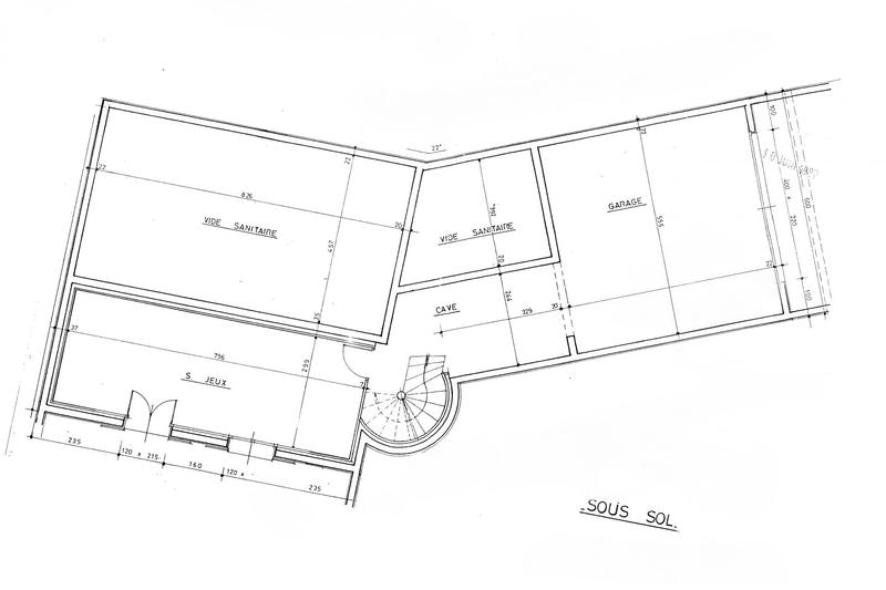 Maison - 290 m² - 7 pièces