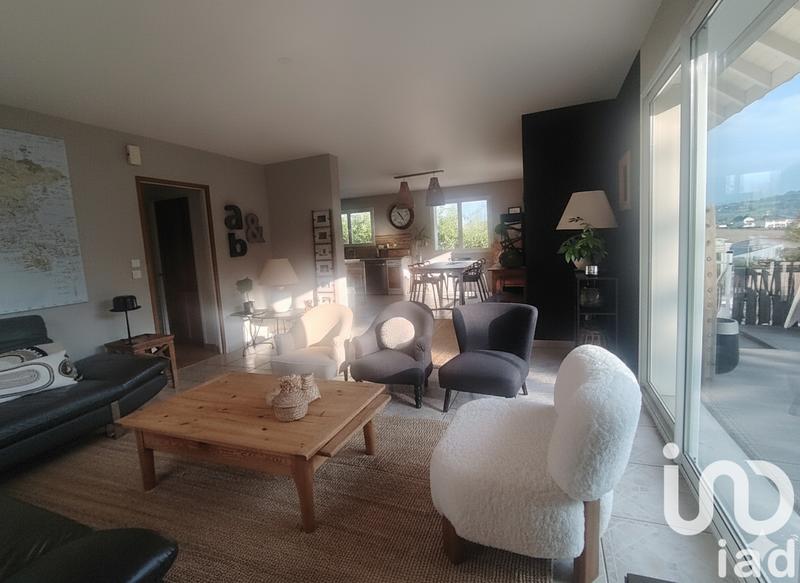 Maison - 213 m² - 7 pièces