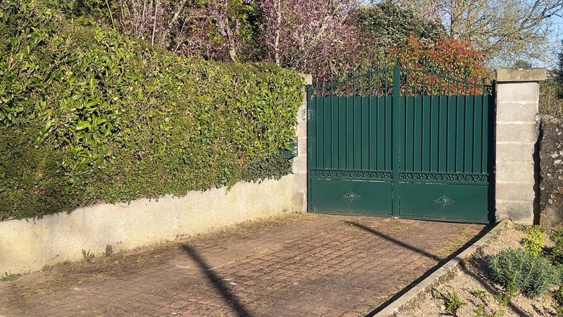 Propriété - 257 m² - 9 pièces