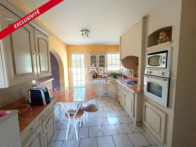 Maison traditionnelle - 131 m² - 6 pièces