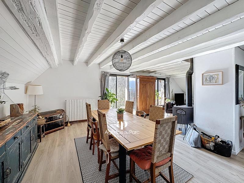 Maison - 345 m² - 12 pièces