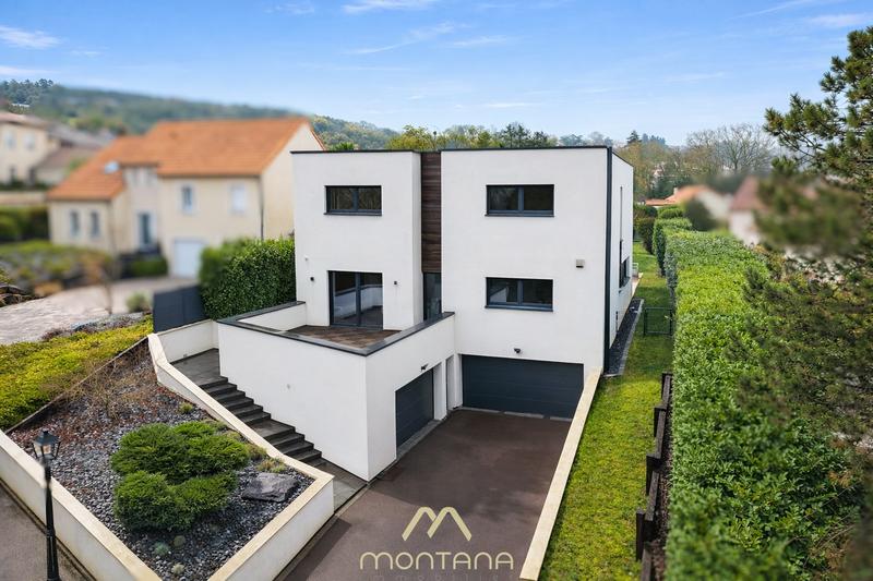 Villa - 285 m² - 8 pièces