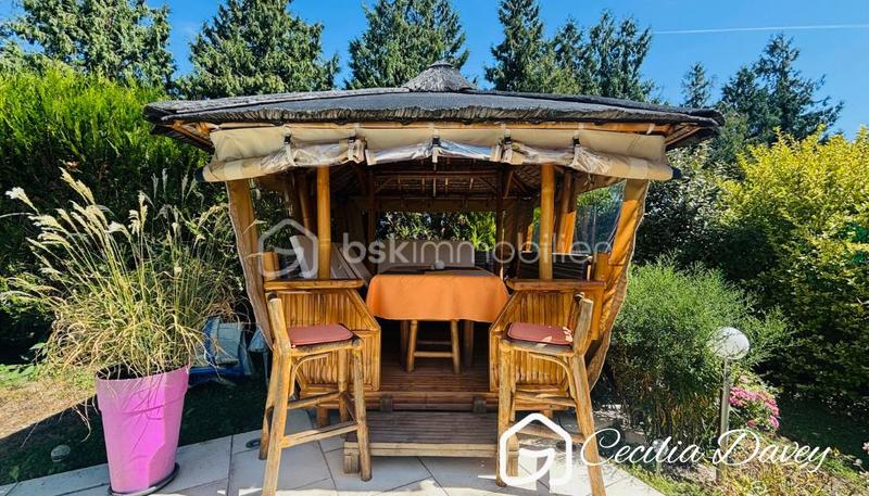 Propriété - 220 m² - 7 pièces