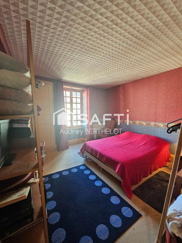 Maison - 256 m² - 8 pièces