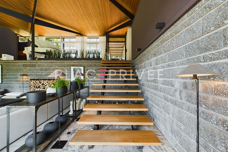 Maison - 400 m² - 12 pièces