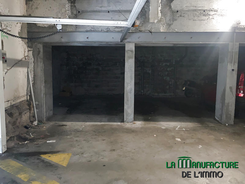 Parking / Garage - 185 m²