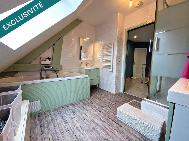 Maison - 225 m² - 7 pièces