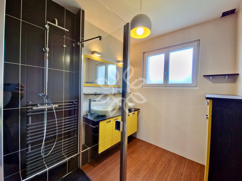 Propriété - 361 m² - 10 pièces