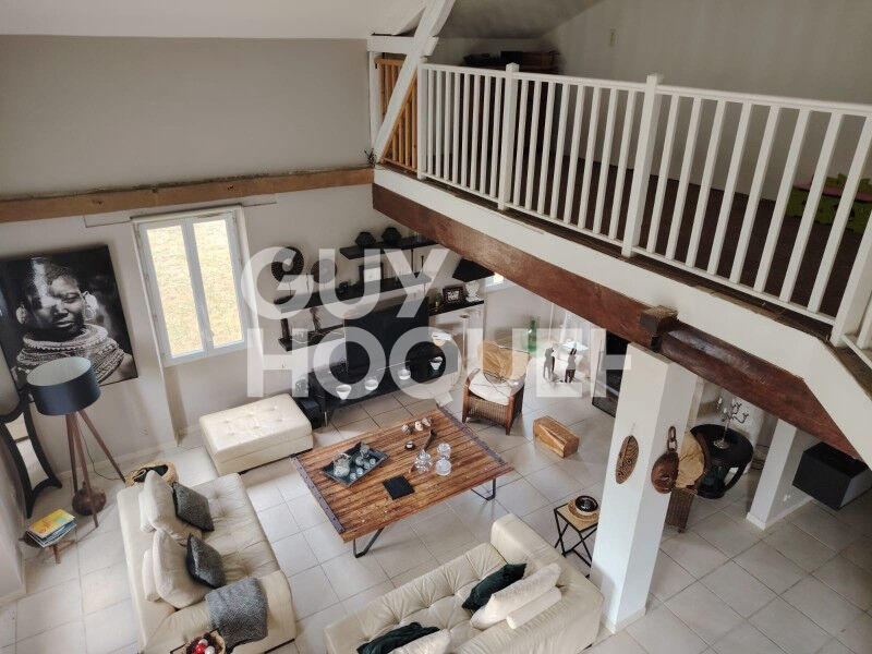 Maison - 280 m² - 6 pièces