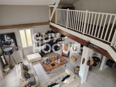 Maison - 280 m² - 6 pièces