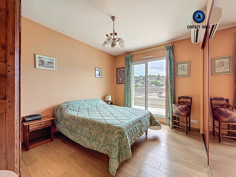 Appartement - 135 m² - 5 pièces