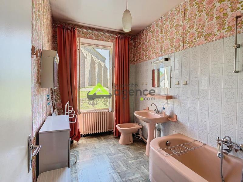 Maison de village - 216 m² - 9 pièces