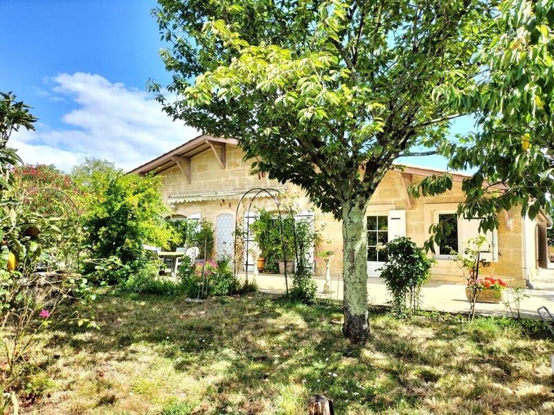 Maison - 250 m² - 7 pièces