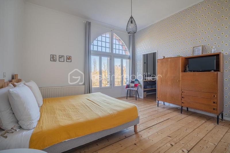 Château - 880 m² - 16 pièces