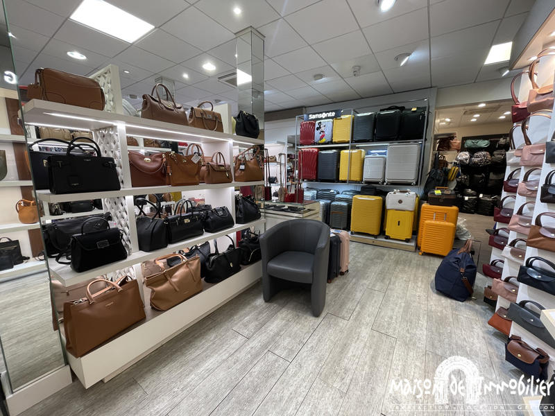 Local commercial - 124 m²